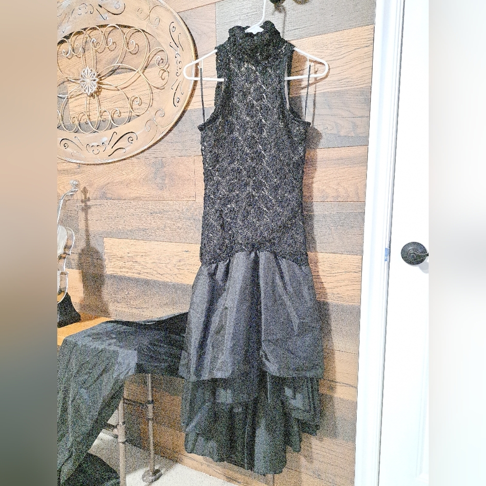 Vintage bodycon mermaid style black/nude evening formal gown size 8.